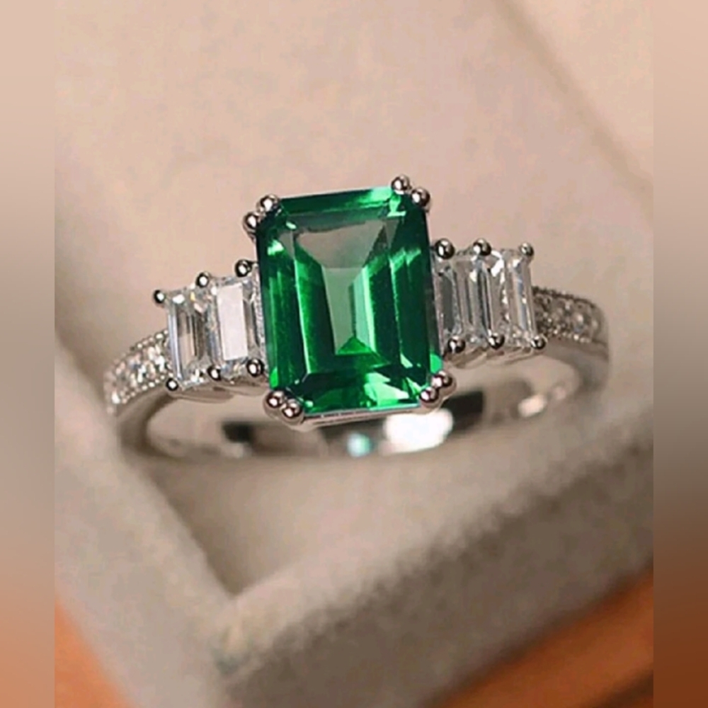 Women's Emerald Green And CZ Diamonds Ring, Sterling Silver, Size 6